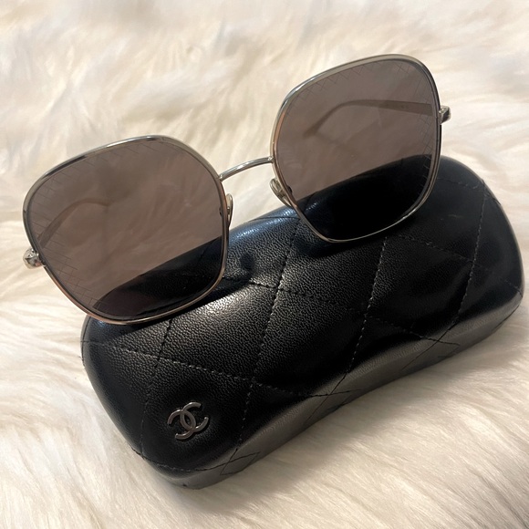 🔥EUC Authentic Chanel Sunglasses (Full inclusion) - Picture 3 of 5